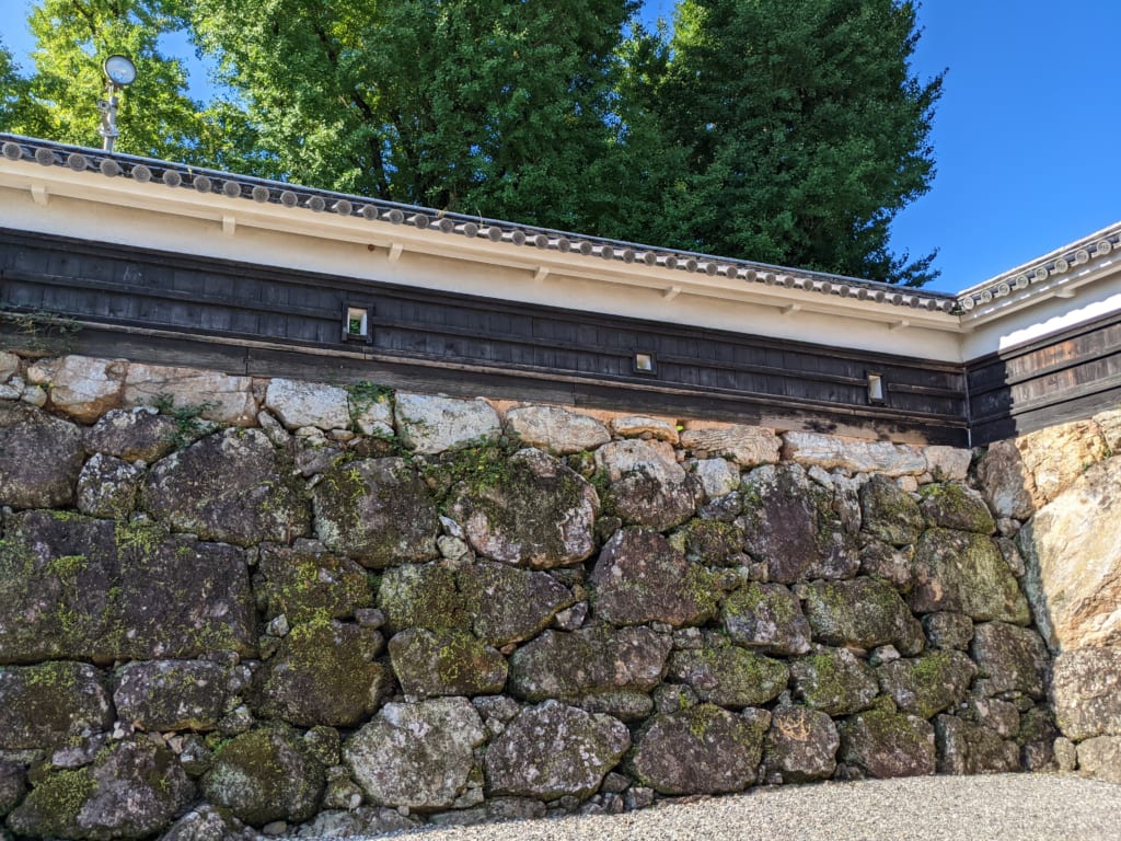 土佐藩時代の姿をそのままに残す史跡、 高知城で歴史建築体験
