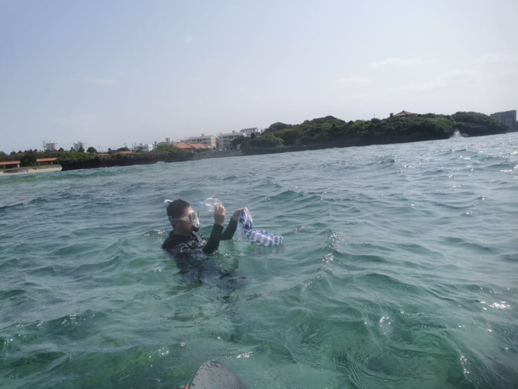 SUPで海上のプラゴミ拾い！　皆で綺麗な海を守ろう！